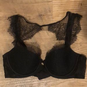 Never worn Victoria’s Secret Bra